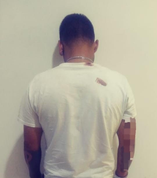 A PUNTA DE CUCHILLO ASALTAN UNA TIENDA DE ROPA EN LA RODOLFO LANDEROS