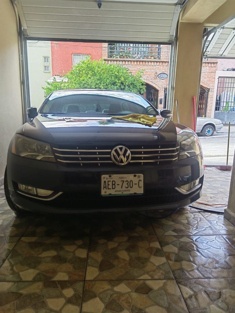 OTRA VEZ COMANDO ARMADO DESPOJA DE UN VEHICULO A UN HOMBRE EN AGUASCALIENTES