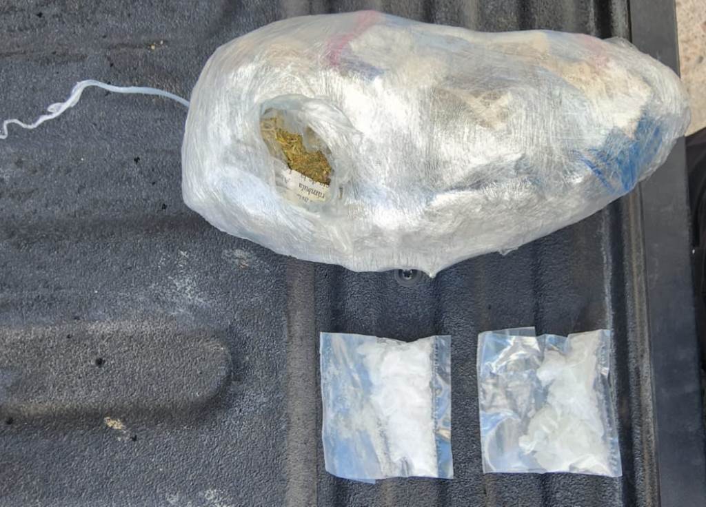 PAR DE NARCOS FUERON DETENIDOS CON 2 KILOS DE MOTA Y MAS DE 30 GRAMOS DE CRYSTAL