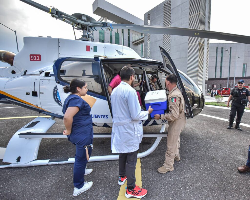 TRASLADAN ORGANOS VITALES EN EL HELICOPTERO FUERZA 1