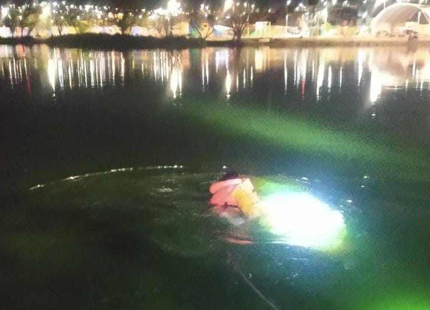 SE IBA AHOGAR EN UN BORDO DE AGUA Y FUE RESCATADO