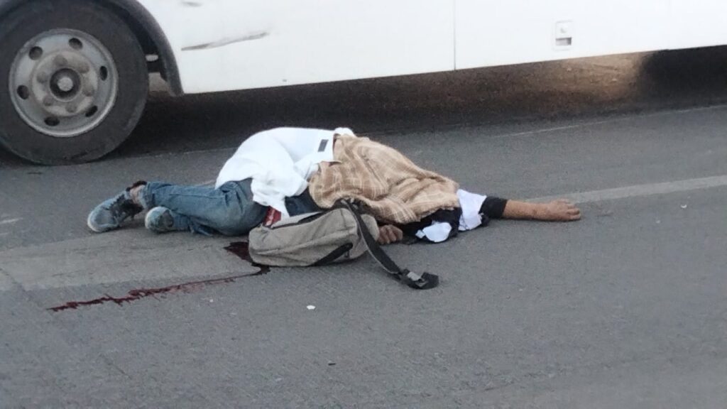 CAMION APLASTA A MENOR DE EDAD EN LA RODOLFO LANDEROS