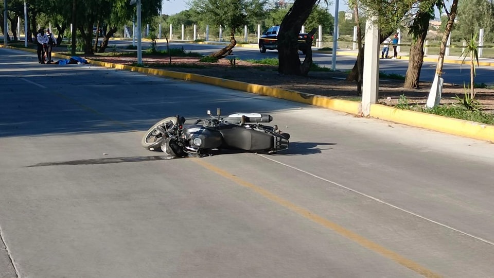Motociclista muere tras derrapar en moto, cerca de Residencial Cavalia