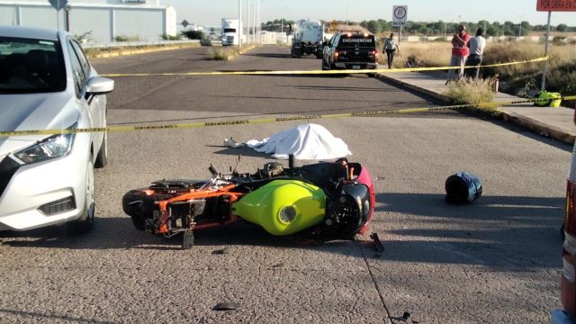 Motociclista murió embestido por un tráiler en la carretera al aeropuerto