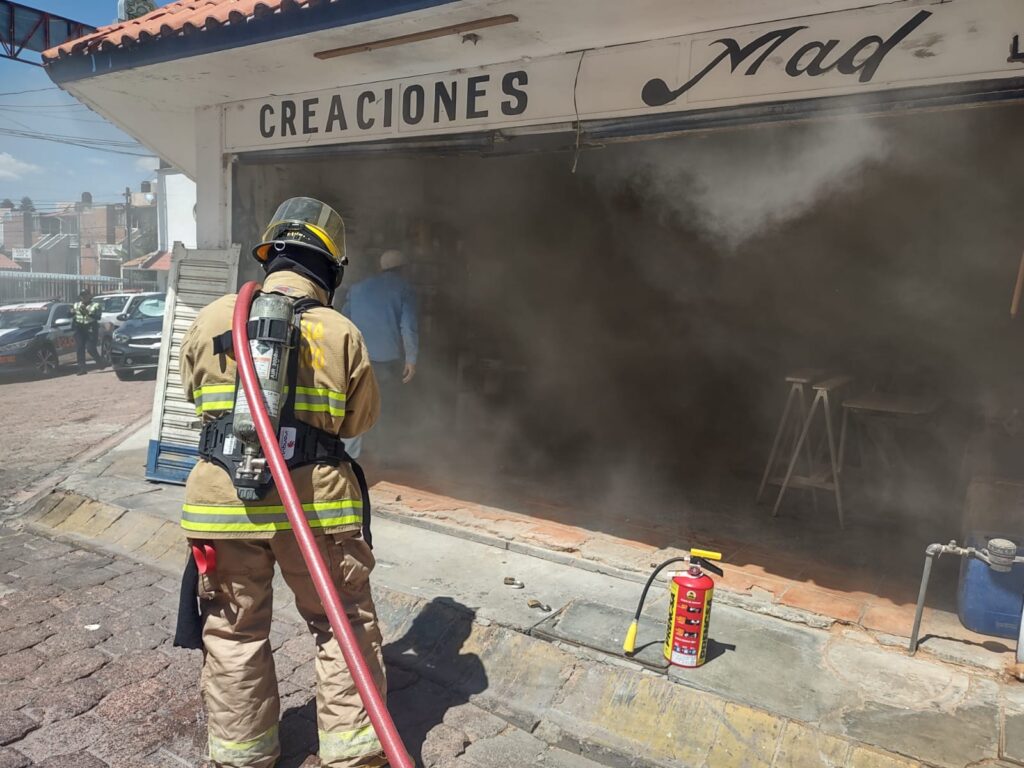 Local comercial al oriente de la ciudad sufre incendio