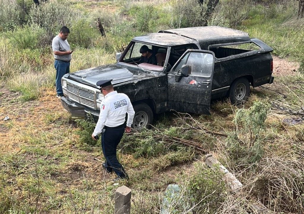 Camioneta se volcó en el municipio de El Llano