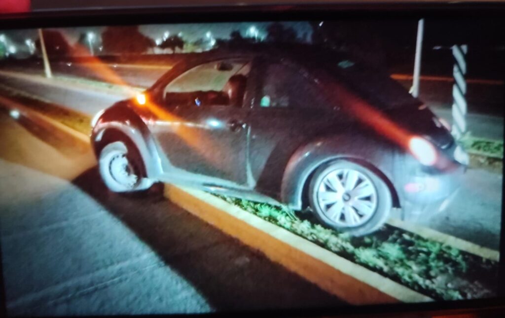 Ebria mujer automovilista protagonizó aparatoso accidente en el boulevard San Marcos