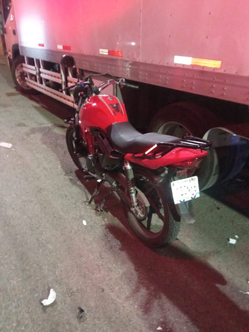 Joven motociclista se mató tras chocar contra un tractocamión estacionado en la colonia San Marcos