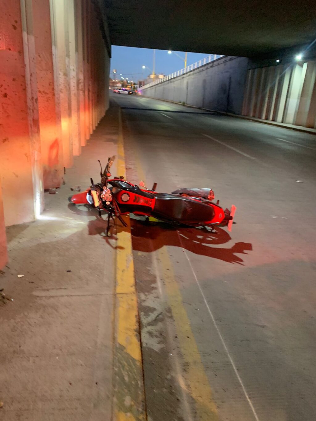 Motociclista perdió la vida tras aparatosa caída sobre el Blvd. San Marcos