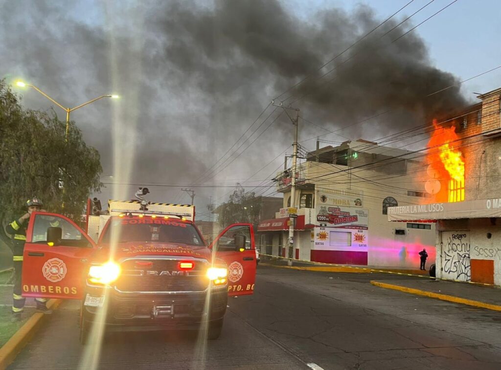 Bomberos sofocaron incendio en la Rodolfo Landeros