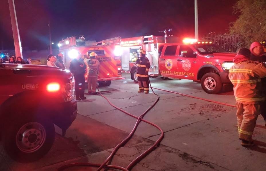 Bomberos Municipales de Aguascalientes sofocaron incendio en la colonia Progreso