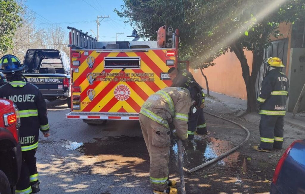 Bomberos Municipales sofocaron incendio en el fraccionamiento Las Cañadas