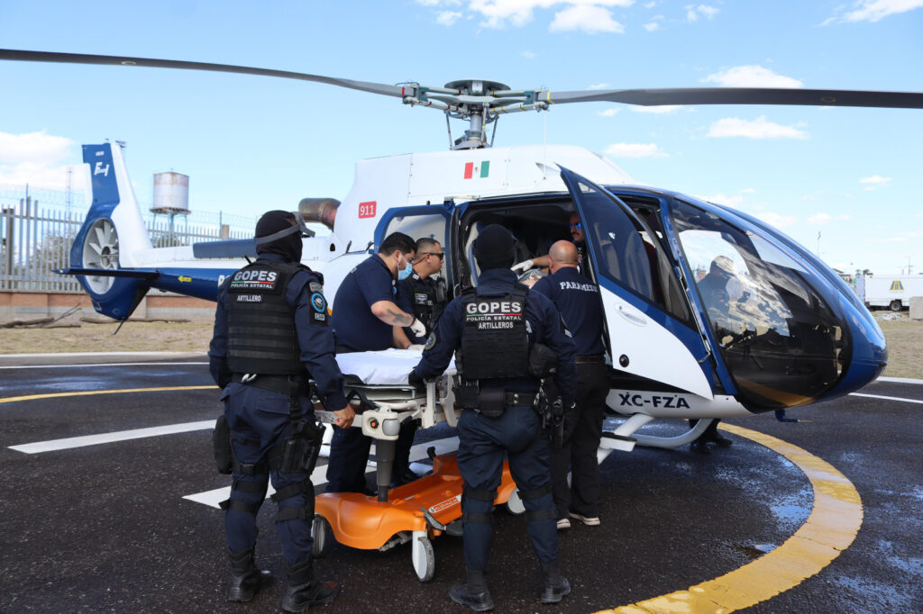 Helicóptero Fuerza 1 traslado a conductor a recibir atención médica tras quedar prensado