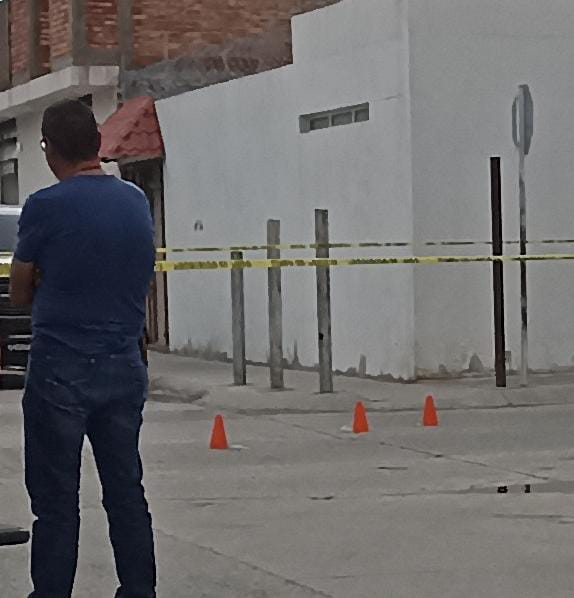 Dos sicarios en motocicleta intentaron ejecutar a un hombre en Pabellón de Arteaga