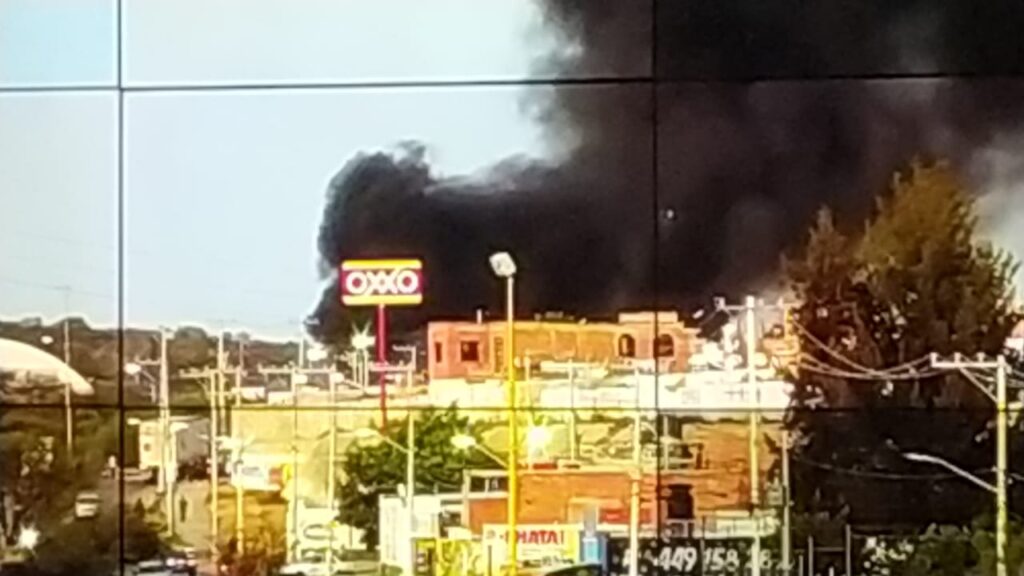 Bomberos sofocan incendio en Villas de Nuestra Señora de la Asunción