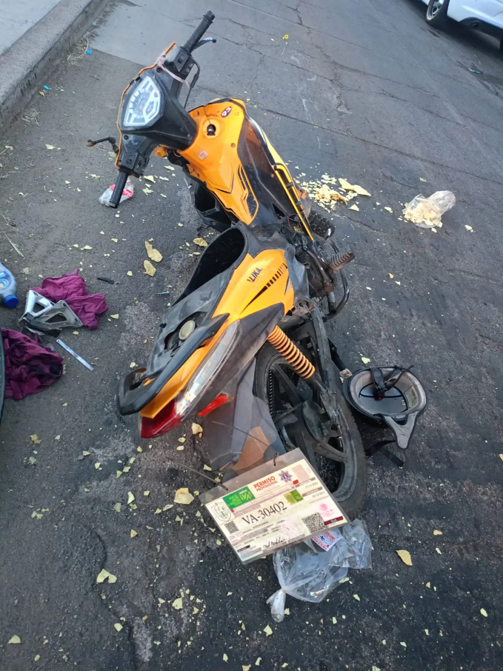 Motociclista ebrio impacta carriola con menor de 3 años
