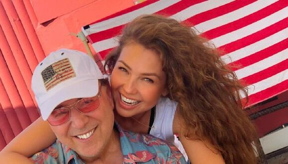 Thalía comparte foto con Tommy Motola y la cuestionan en redes