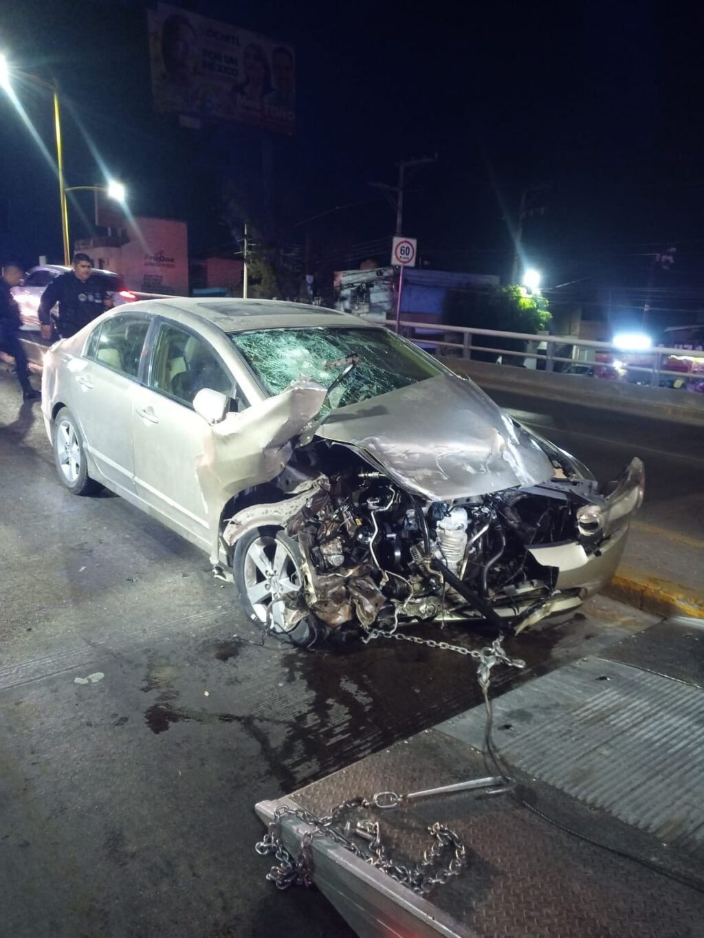 Otro accidente automovilístico en el puente vehicular de la colonia México dejó a una mujer lesionada