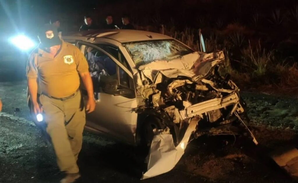 2 muertos y 4 lesionados dejó choque en Jalisco entre auto particular y un autobús con pasajeros de Aguascalientes