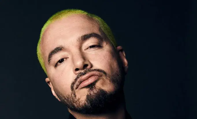 J Balvin comparte video de supuesto OVNI y desata discusión en redes