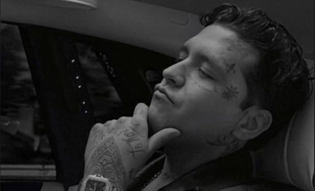 Christian Nodal: ¿Qué pasó con la mandíbula del cantante?