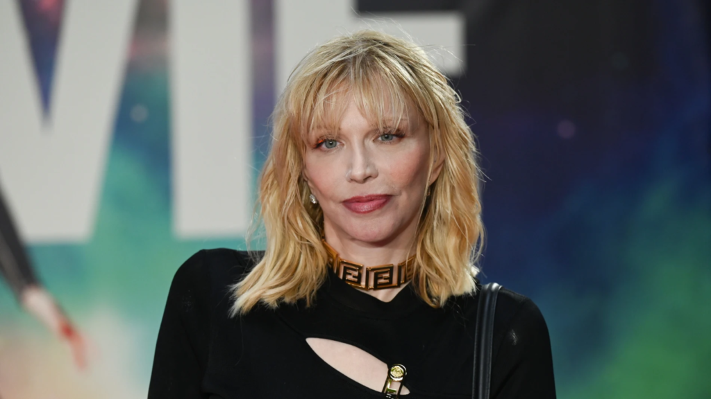Courtney Love causa controversia por comentarios contra Taylor Swift
