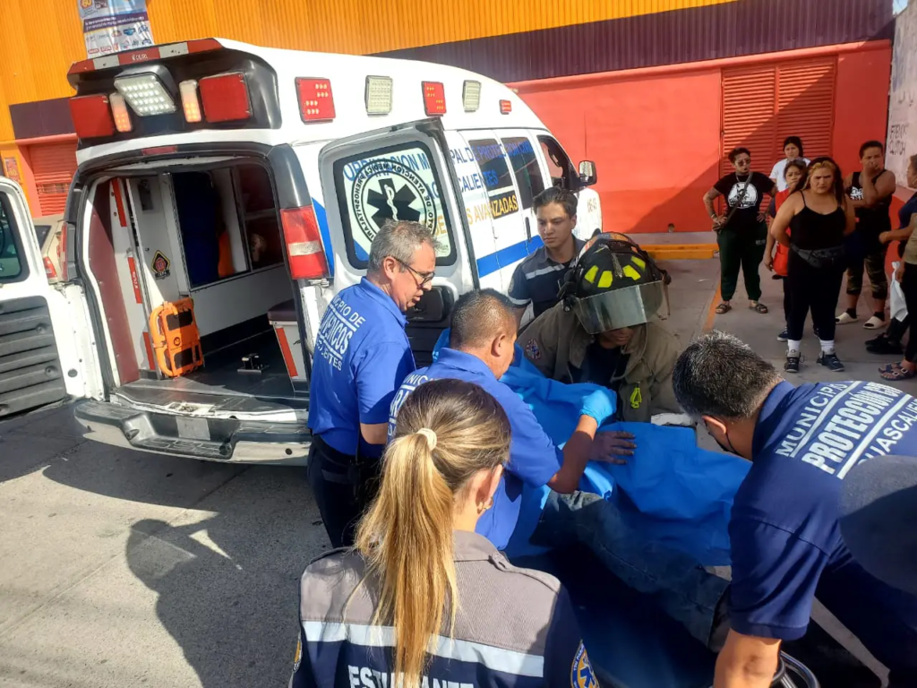 Mecánico sufre quemaduras graves por incendio en su taller