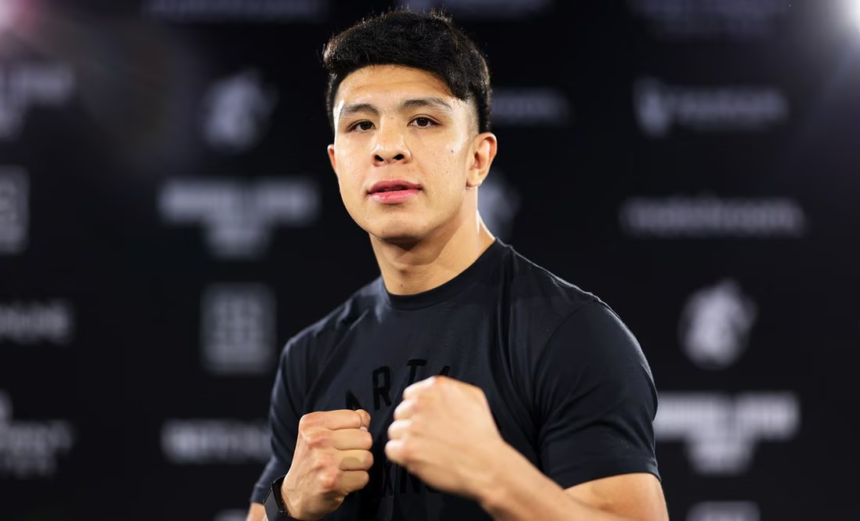 Jaime Munguía llega a Las Vegas para pelea con “Canelo”