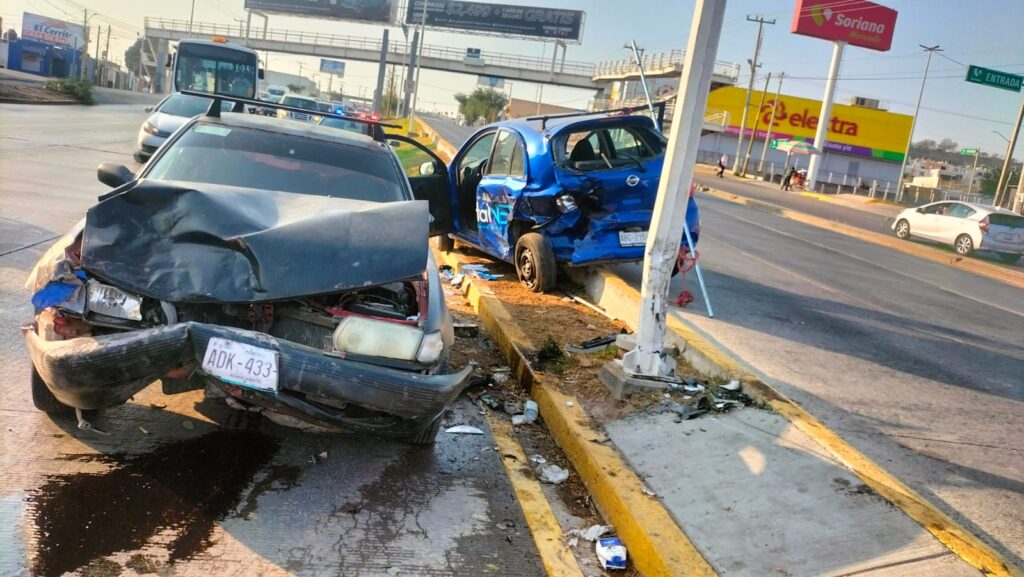 Otro fuerte choque entre dos autos en peligroso crucero de VNSA dejó dos lesionados