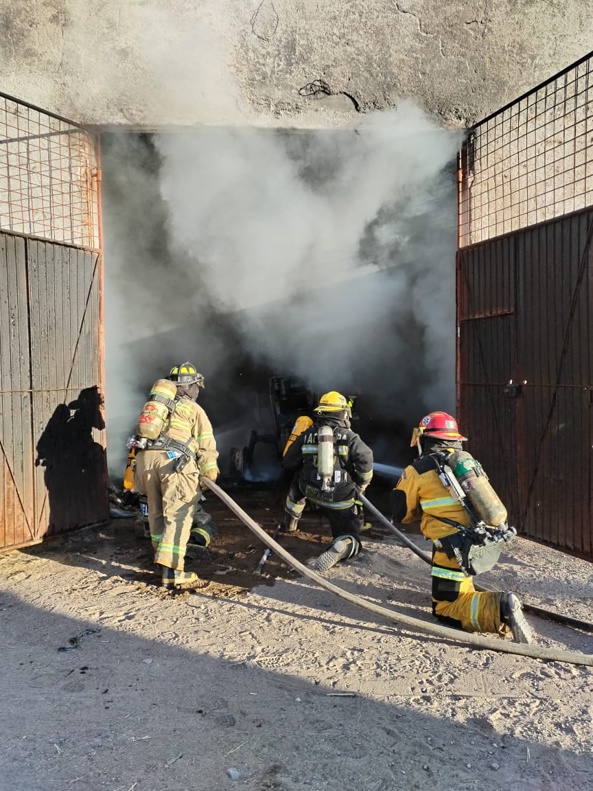 Incendio en una bodega en el rancho “El Chiflado” dejó pérdidas materiales por varios miles de pesos (video)