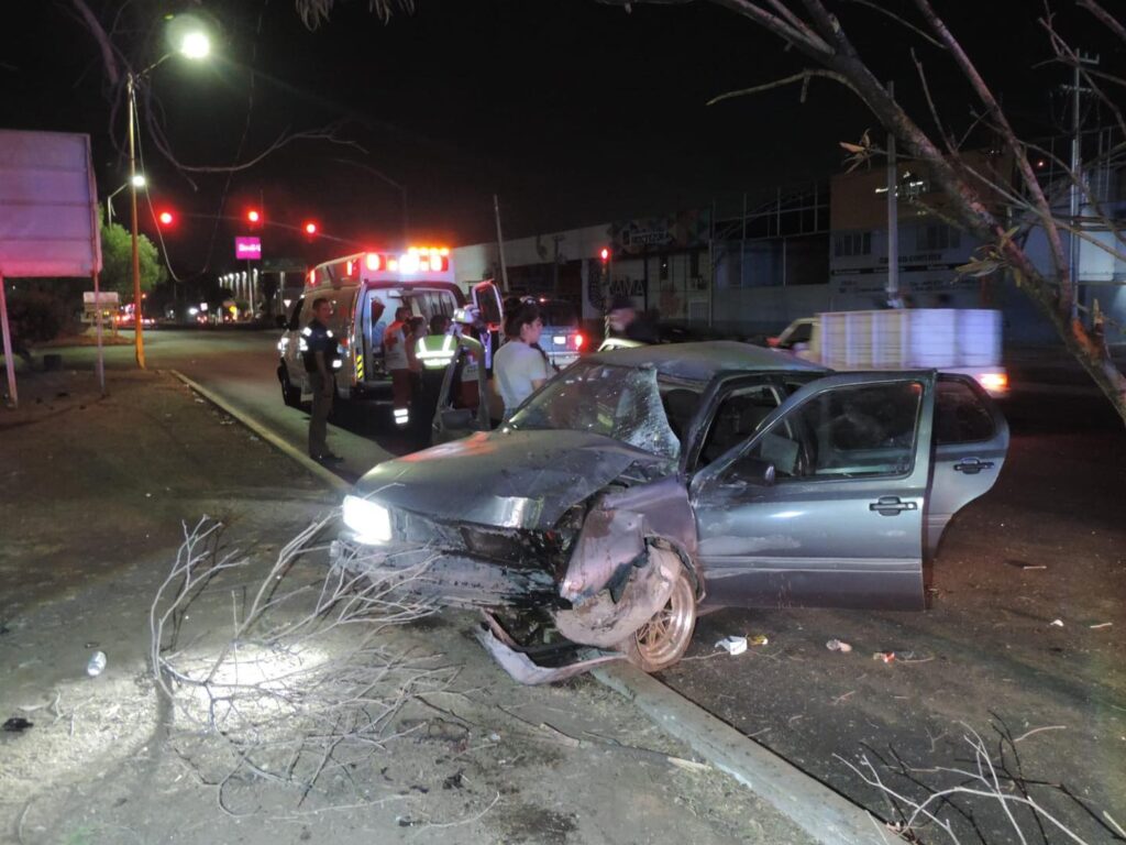 Alcoholizado joven protagonizó fuerte accidente automovilístico en Ciudad Industrial