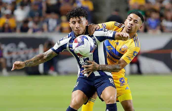 Monterrey se impone a Tigres en el Volcán