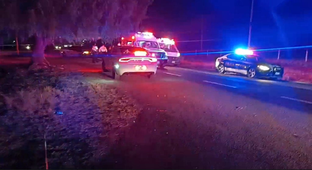 Familia que viajaba en motocicleta sufre aparatosa caída en Hacienda San Marcos