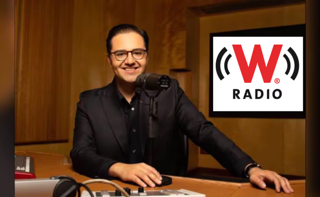 W Radio anuncia salida de Javier Risco tras 7 años en «Radiópolis»