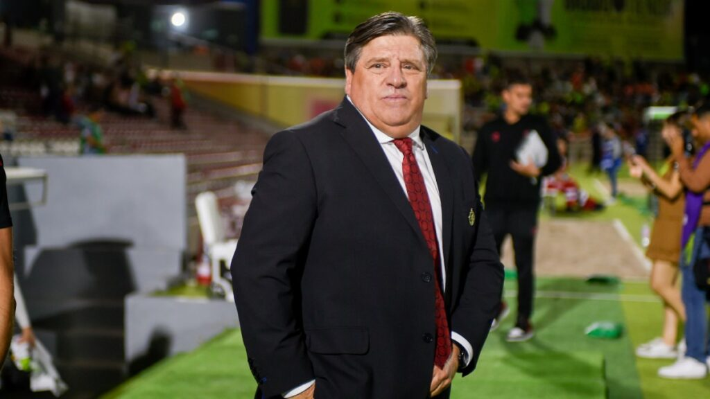 Miguel Herrera será homenajeado por el Atlante