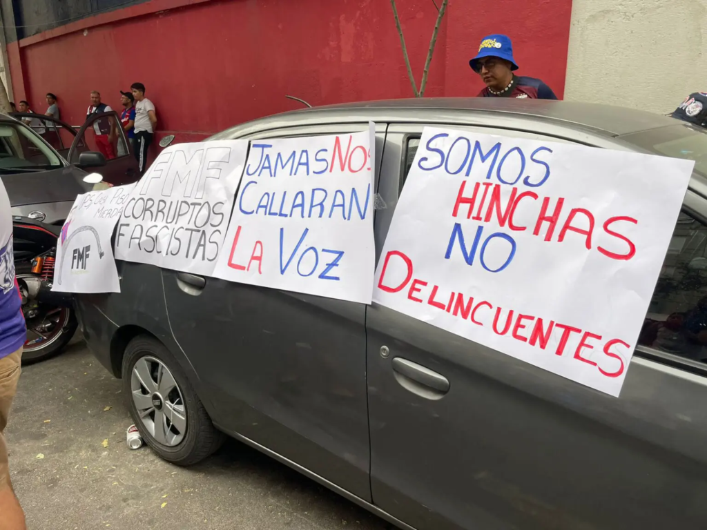 Afición del Atlante manifiesta su malestar tras veto