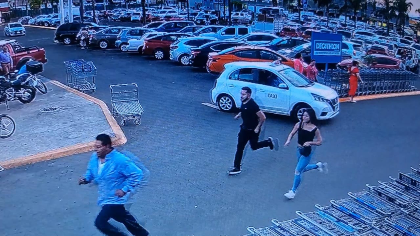 Entran a robar en tienda departamental y hieren a dos guardias de seguridad