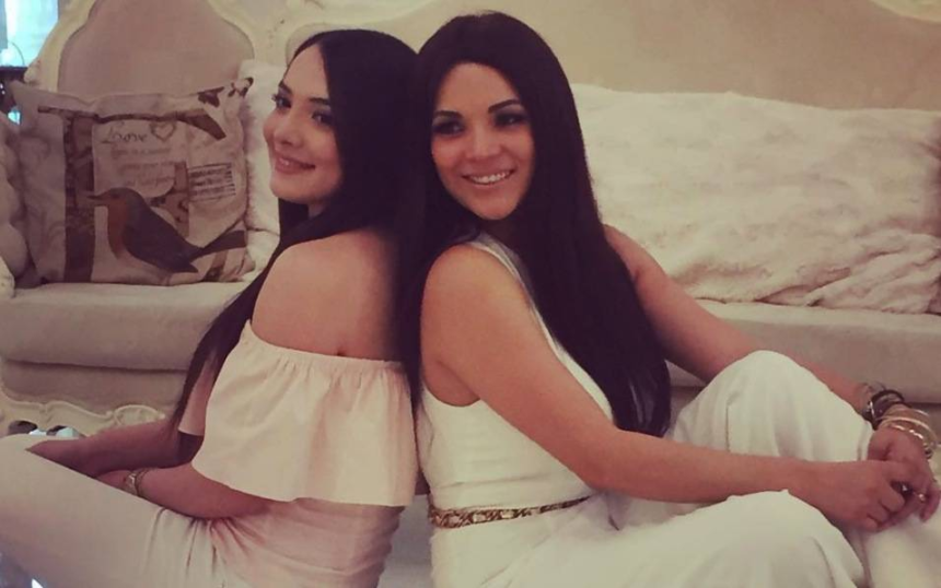 Karla Panini lanza dardo a hija mayor de Karla Luna