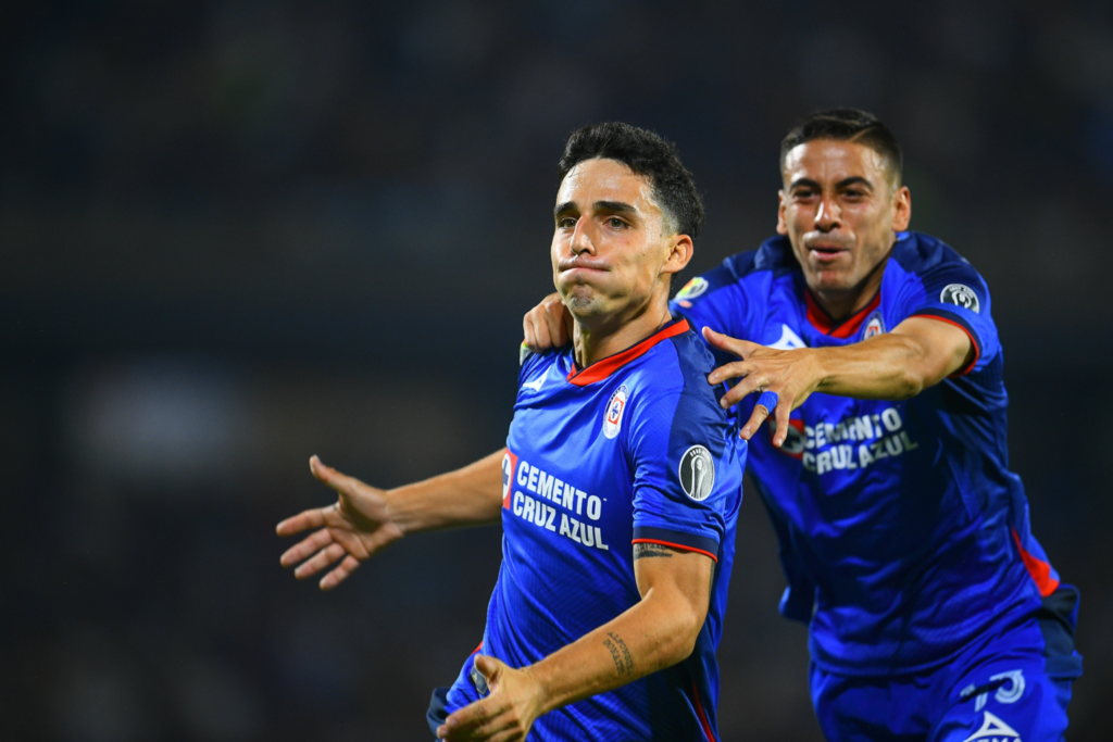 Cruz Azul toma ventaja en CU