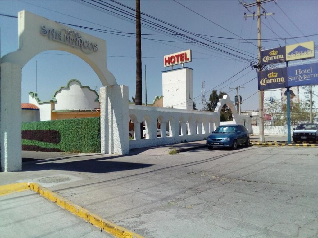 Una mujer joven estuvo a punto de morir ahogada en la alberca del hotel “San Marcos”