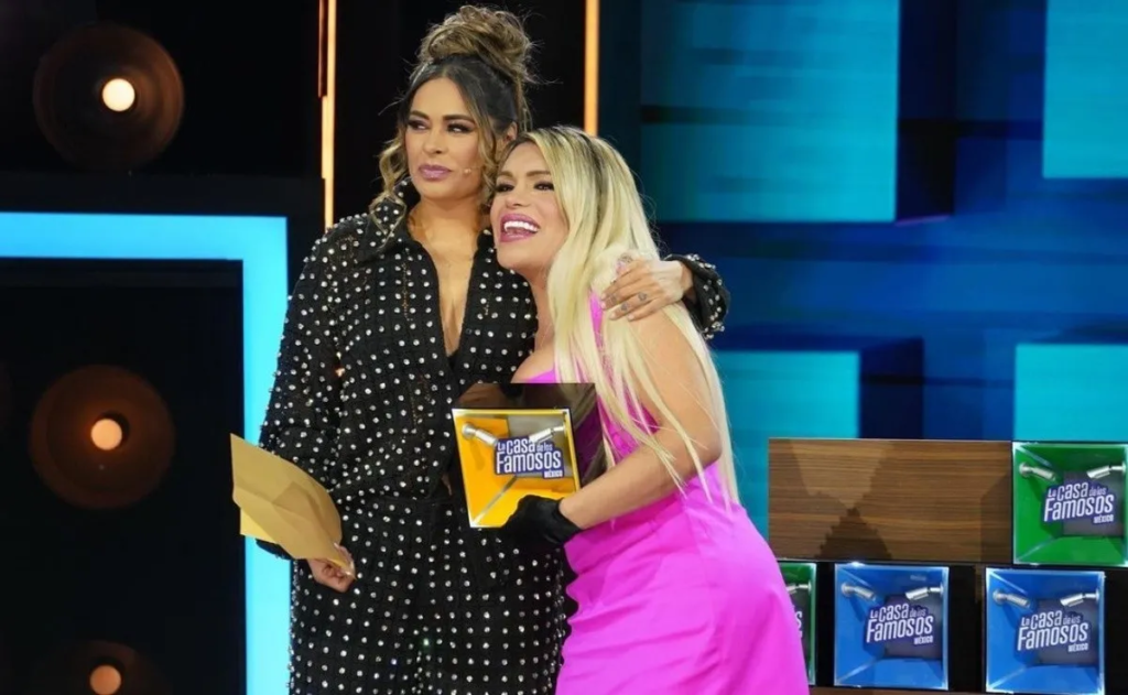 Kany García alza la voz por Palestina en la gala Billboard mujeres