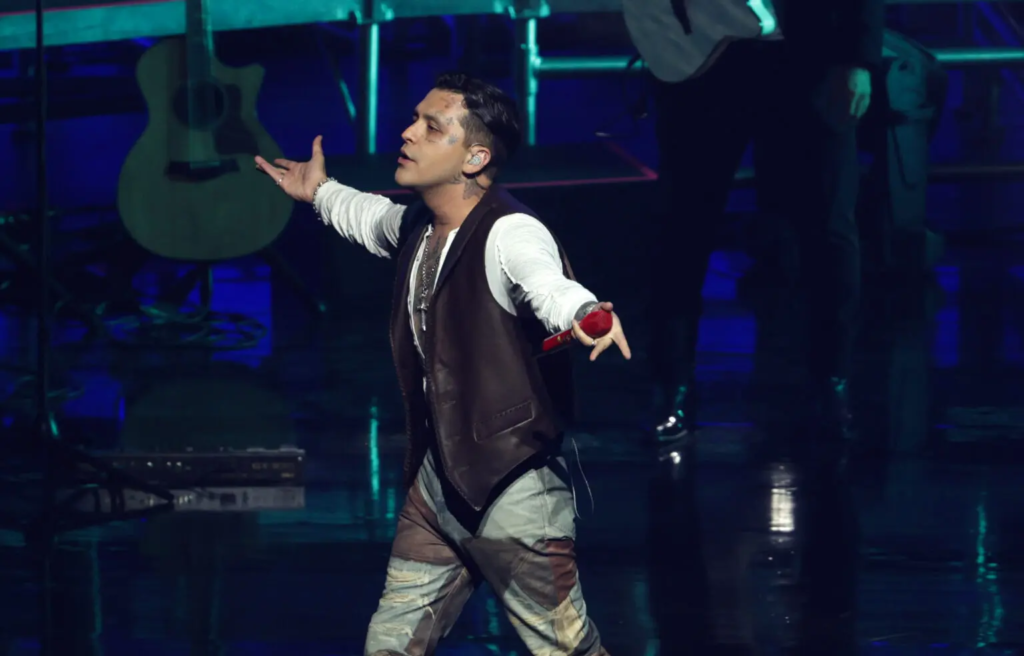 Noviazgo de Ángela Aguilar y Nodal podría ser «love bombing»