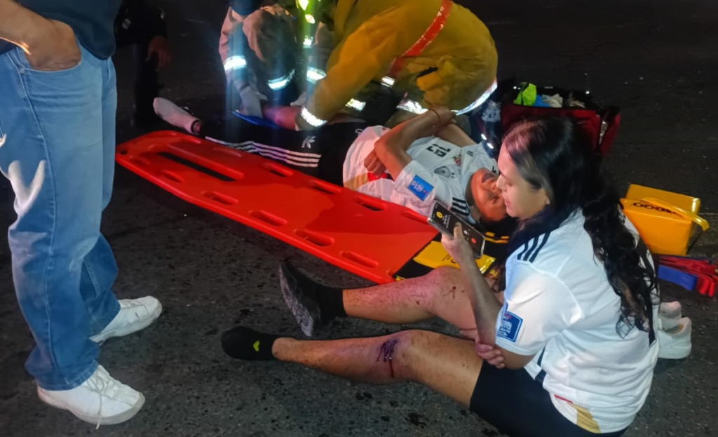 Tres lesionados deja un choque entre dos motocicletas en el fraccionamiento Ojocaliente I