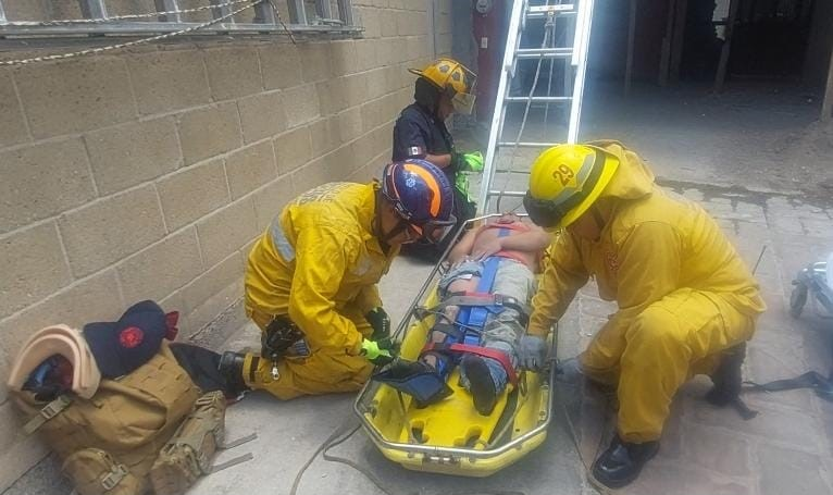 Se derrumba bóveda de obra en construcción en Alameda