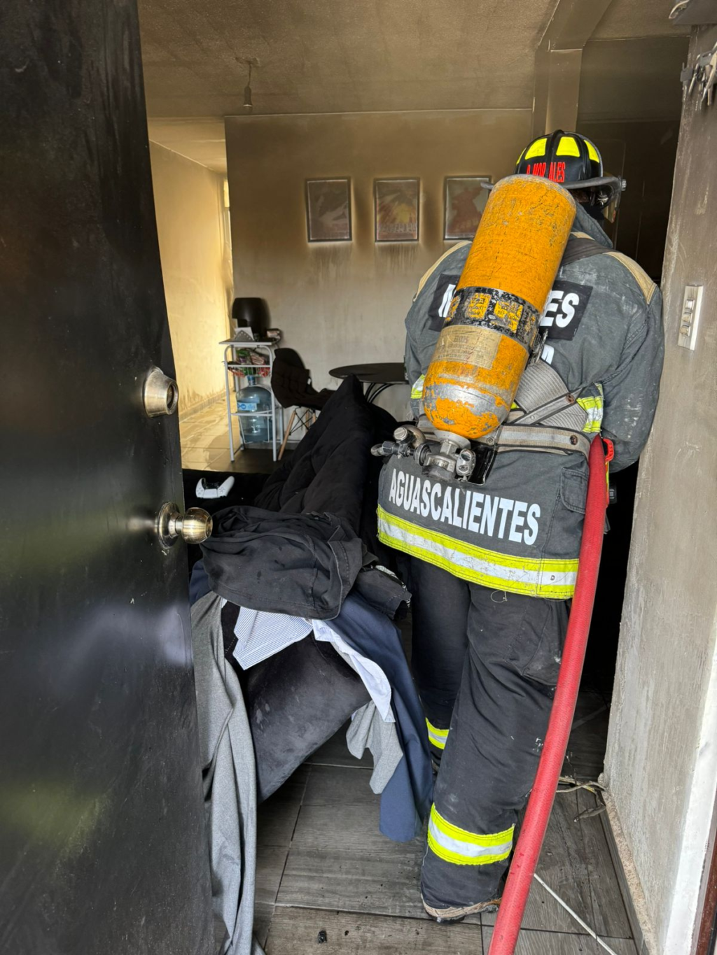 Bomberos sofocan incendio en el fraccionamiento Libertad