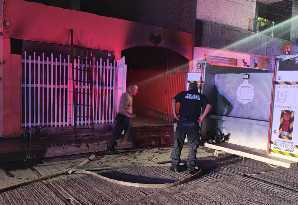 Se incendia casa en Rincón de Romos