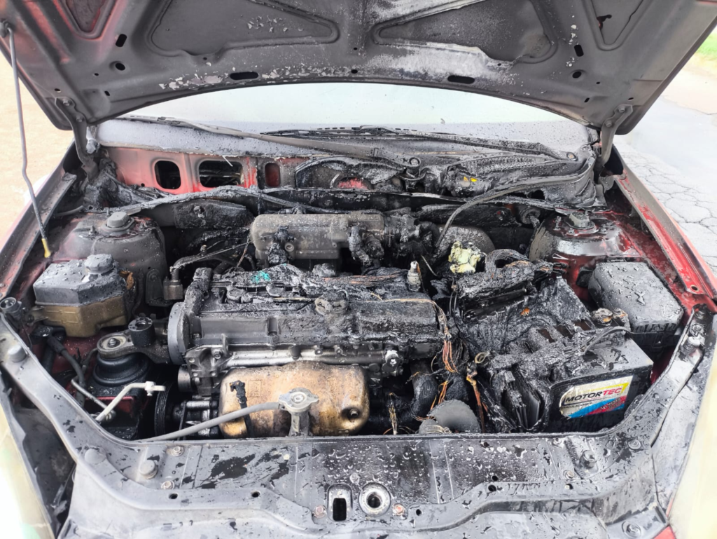 Se incendia vehículo en San Francisco de los Romo