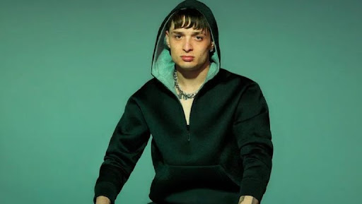 Peso Pluma revela interés por invertir en la Liga MX