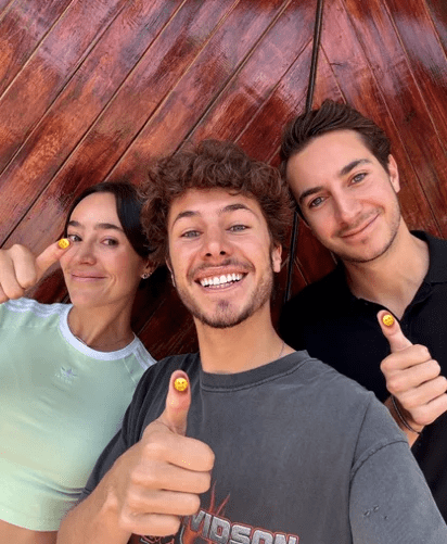 Influencers presumen su voto en Elecciones 2024