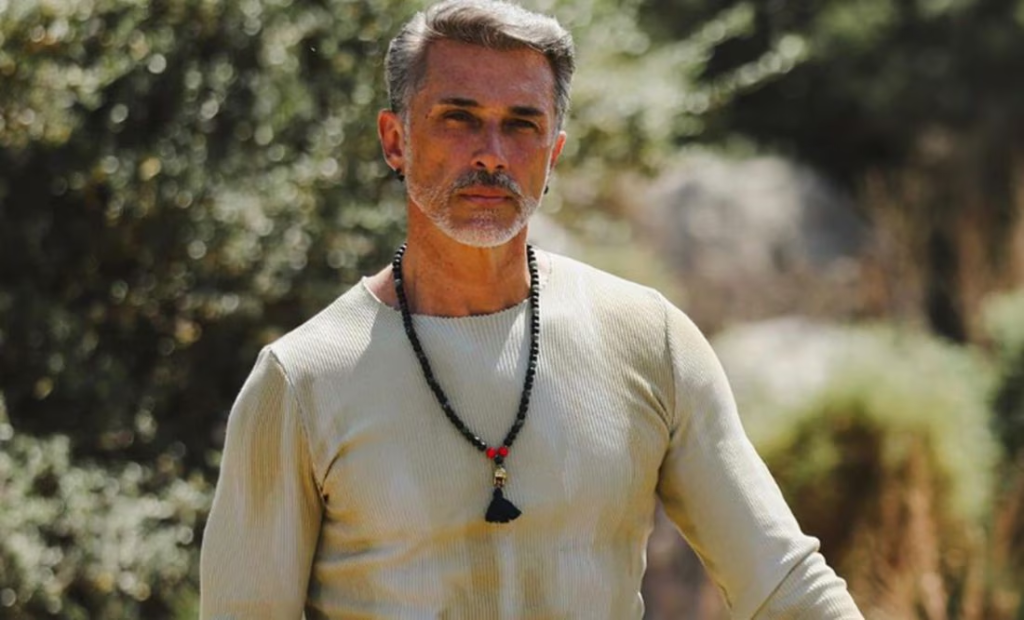 Sergio Mayer defiende a su hijo de críticas por usar ropa de mujer